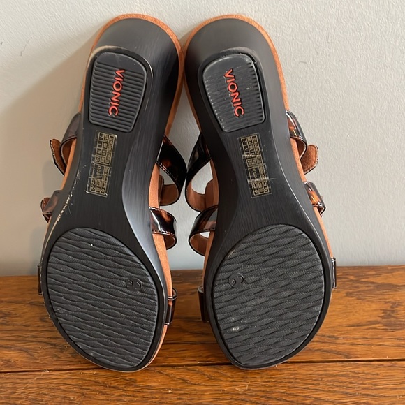 Vionic Women's Tortoise Shell Sandals - Picture 2 of 4